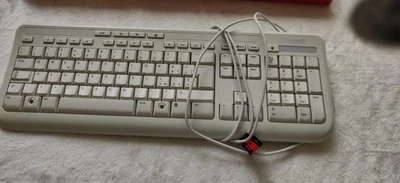 Microsoft Wired USB Keyboard 600 QWERTY  White - Immagine 1 di 4