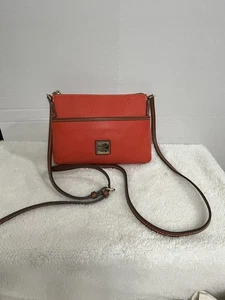 Dooney & Bourke Ginger Pouchette Crossbody Pebble Leather RED/ORANGE - Bild 1 von 14