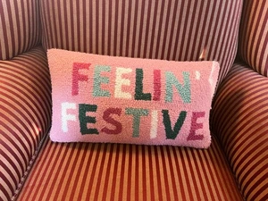 Neu ohne Etikett Feelin festliches Peking Handarbeit Haken Kissen rosa Urlaub 9 x 16 Samtrücken - Bild 1 von 10