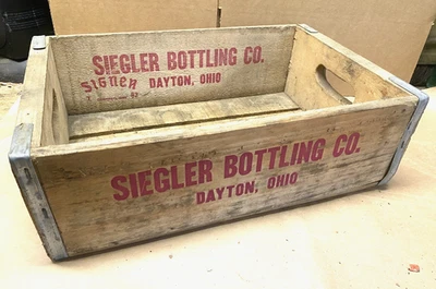 Caja de soda de madera de colección - Siegler Bottling Co, Dayton, Ohio Foto 1 de 4
