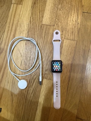 Apple Watch SE 2ª Generación 40mm GPS/Wi-Fi, Oro Rosa. Foto 1 de 2