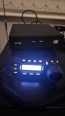 Yaesu FT-857D HF VHF UHF AM FM CW USB LSB SSB Transceiver with Tuner - Image 1 of 4