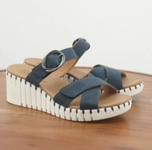 Sandali con zeppa Skechers Luxe Foam donna Pier Ave fibbia taglia 8 blu vegan 163280 - Foto 1 di 9