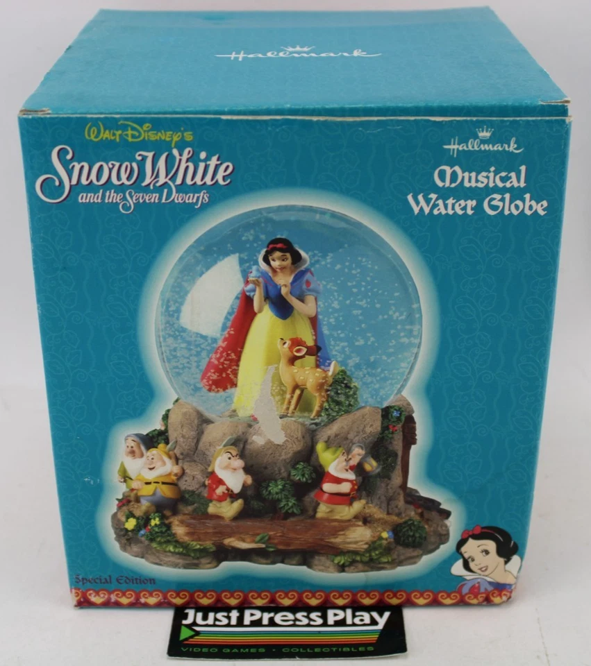 Hallmark Walt Disney Snow White and The Seven Dwarfs Musical Water Globe