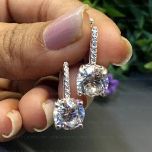 Pendientes de halo moissanita 1,96 TCW corte redondo VVS1 clip enchapados en oro blanco 14 K - Imagen 1 de 6