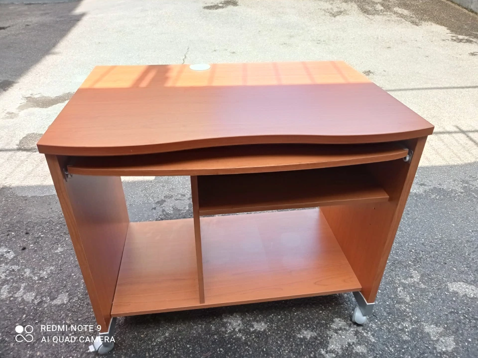 Scrivania porta computer - Immagine 1 di 4