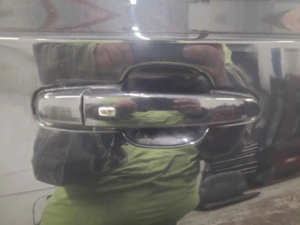 18 19 20 21 22 23 24 CHEVY TRAVERSE Outside Door Handle Right - Изображение 1 из 3