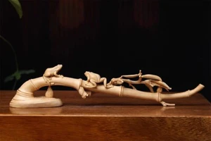YZ203 - Statuina intagliata in legno di bosso 30x5x7 cm - portapenne bambù rana - Foto 1 di 11