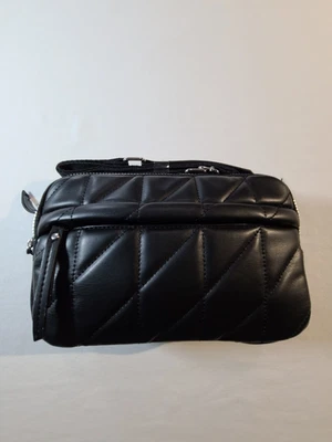 NUEVO CON ETIQUETAS Primark Negro Imitación Cuero Almohada Bandolera Bolso para Cámara PU Cremallera Cartera Foto 1 de 4