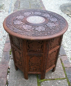 MESA LATERAL PLEGABLE OCTOGONAL DE COLECCIÓN ANGLO/INDIA CON INCRUSTACIONES - Imagen 1 de 8