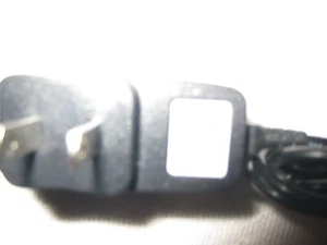 ZTE ADAPTER MODEL# STC-A2205010550M5-C 5V----550mA - Picture 1 of 1