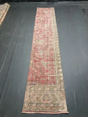 Corredor de entrada turco vintage rojo beige, 1,9 x 9,6 pies, antiguo hecho a mano Foto 1 de 4