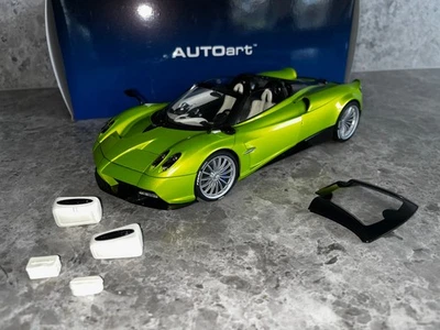 1:18 Autoart Pagani Huayra Roadster in Verde Firenze Green 78288 - Image 1 of 4