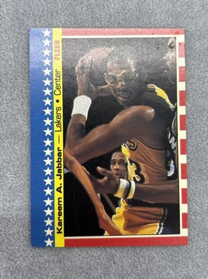 1987-88 FLEER STICKER #8 KAREEM ABDUL-JABBAR!! Very Nice - Image 1 of 4