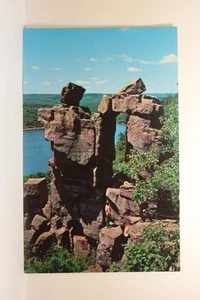 Postcard The Devil's Gateway Devil's Lake State Park Baraboo WI Y23 - Picture 1 of 2
