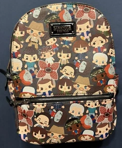 Stranger Things Baby Figuren Chibi All Over Print Loungefly Mini Rucksack - Bild 1 von 6