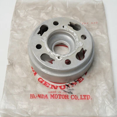 Cesta exterior de embrague original Honda 90 S90 CS90 SL90 C90 CL90 ST90 CM91 Foto 1 de 4