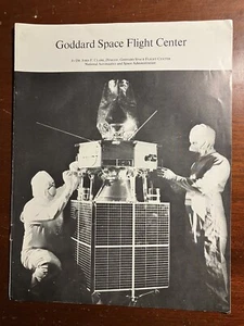 Folleto de colección Goddard Space Flight Center Dr. John F. Clark NASA - Imagen 1 de 3
