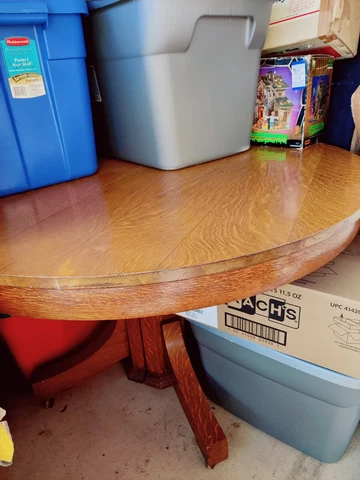 Antique Tiger Oak 42 Inch Round Dining Table with Four Leaves Cover