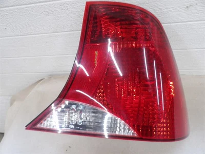 FORD FOCUS 2003-2004 SEDÁN negro respaldo en carcasa luz trasera lateral derecha pasajeros Foto 1 de 4