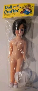 Entzückende Puppe Craftin' Kids Bastelpuppe braune Haare Dress Me 7 1/2" Schlafaugen - Bild 1 von 4