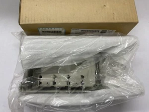SONY CASE ASSY UPPER 9-983-825-01 (AM77) - Photo 1/2