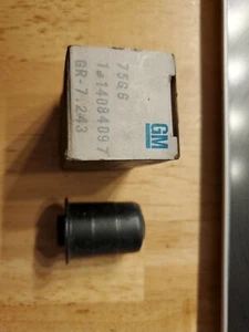 NOS 1984-96 Corvette C4 Stabilizer Bar Insulator Bushing GM 14084097  - Picture 1 of 3