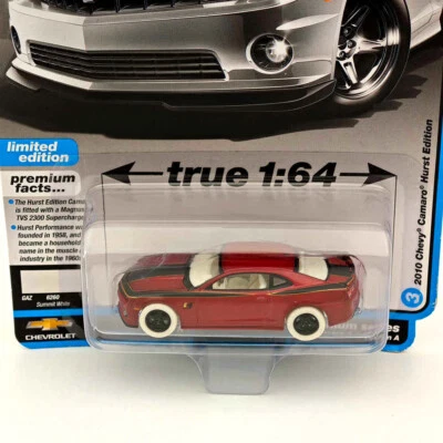 Carro CHASE Auto World 1/64 2010 Chevy Camaro Hurst Edition modelos de metal fundido vermelho - Imagem 1 de 4
