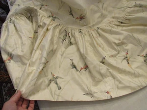 Custom Made Hummingbird Audubon Twin Bedskirt Cream with Hummingbirds - Imagen 1 de 2