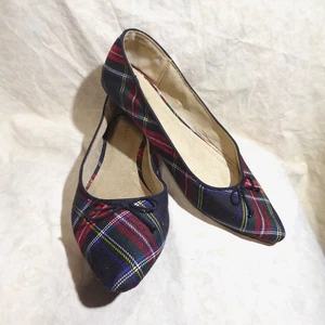 🩰 Old Navy Pointy Ballet Flats 10 M Multicolor Tartan Plaid Fabric; Bow Details - Picture 1 of 16