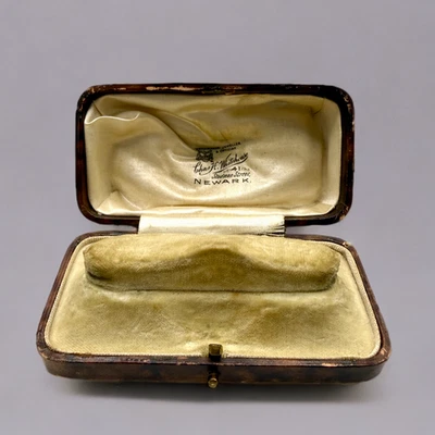 Antiguo estuche de presentación de joyería de pulsera vintage Foto 1 de 4