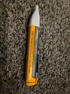 Fluke 1AC-C2 II VoltAlert Non-contact 90~1000V AC Voltage Detector Pen Tester - Picture 1 of 4