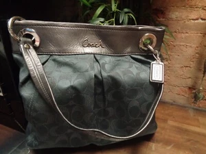 Coach Hand/Schultertasche silber/grau 11x13x2 lila gefüttert - Bild 1 von 12