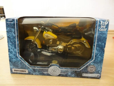 1995 MATCHBOX HARLEY-DAVISON FAT BOY GELB MOTORRAD 1/9 MASSSTAB  DIECAST#57122 - Bild 1 von 4