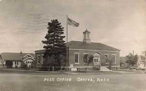 Postal LP43 Post Office Ginebra Nebraska 1944 RPPC - Imagen 1 de 2