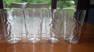 Vasos de jugo de vidrio transparente con diseño Chevron en relieve 4 5 oz fondo plano  Foto 1 de 4