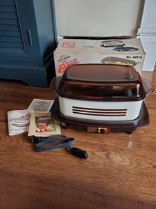 Vintage West Bend Slow Slo Cooker w/ Lid 5 Settings 4 Quart White Brown USA Made - Picture 1 of 17