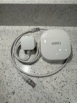 Eero 6 Dual-Band Mesh Router N010001 White & WiFi 6 Extender – Fully Working - Image 1 of 4