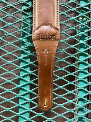 Raro Taylor Guitarra Bajo Cuero Correa de Hombro BONITA Gibson Fender Ovation Ibanez Foto 1 de 4