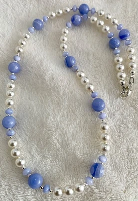 Collar de perlas de encaje azul de 18" ágata, concha de lavanda y concha Foto 1 de 3