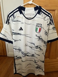 Nueva camiseta visitante Adidas FIGC Italia 2023 con licencia oficial para hombre talla L” - Imagen 1 de 7
