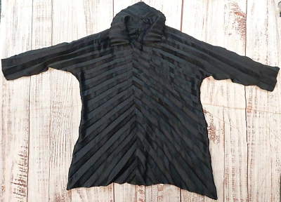 VINTAGE ISSEY MIYAKE Black Pleat funnel neck l Top 2 3 L Japan TALLIE 2 - Image 1 of 4