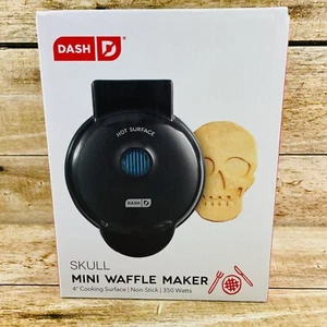 Dash Elektrisches 350W Totenkopf Schwarz 4" Mini Waffeleisen Antihaftbeschichtet - Bild 1 von 5