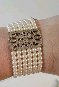 Mariell Faux Pearl Stretch Bracelet Silvertone Crystal Accents Wedding Holiday  - Picture 1 of 3