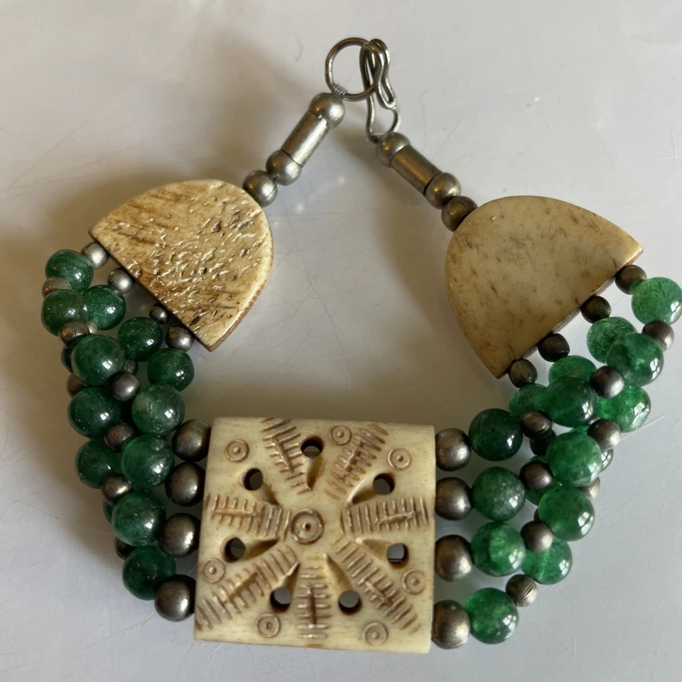 Brazalete boho étnico vintage tallado plata cuentas verdes 7 pulgadas Foto 1 de 4