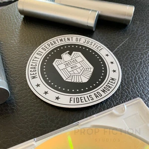 Dredd - Prop Mega-City 01 Justice Department Case Sticker / Set Dressing Decal - Bild 1 von 1