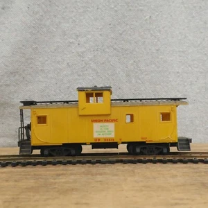 HO Scale Union Pacific UP 25515 Caboose No Coupler Weighted - Picture 1 of 7