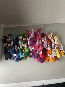 100+ Posten Basteln Freundschaftsgarn zur Herstellung von Freundschaftsarmbändern - Bild 1 von 5