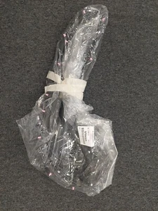 Restripa de goma para puerta trasera izquierda Mitsubishi 5755A325 - Imagen 1 de 2
