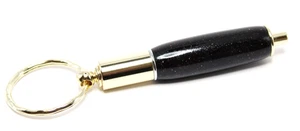 Llavero ponche de cigarro hecho a mano - Metal dorado - Resina negra, roja y brillante - Imagen 1 de 4